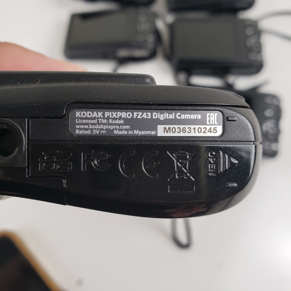 Lot of 6 Kodak PIXPRO FZ43 Digital Camera Black 16MP 4X Zoom For Parts Repair - Picture 3 of 3